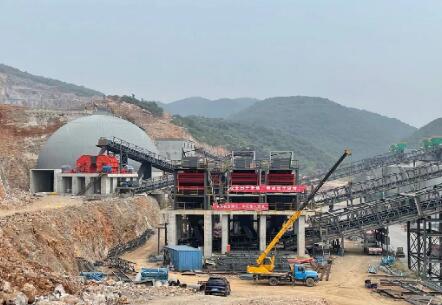 荊門(mén)紫崗礦業(yè)石灰石破碎：東線(xiàn)產(chǎn)量2000t/h，西線(xiàn)產(chǎn)量2500t/h